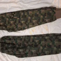 البسه|کفش و لباس بچه|نیشابور, بزرگمهر|دیوار