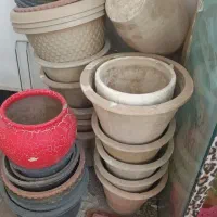 گلدان های سفالی و پلاستیکی