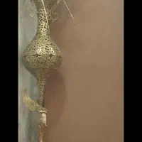 گلدان با گل برنز در همدان