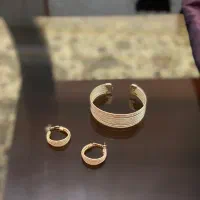 دستبند و گوشواره|بدلیجات|قدس, شهرقدس|دیوار
