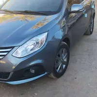 یک دستگاه خودروی j4