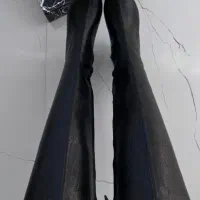 یک جفت بوت بلندمشکی