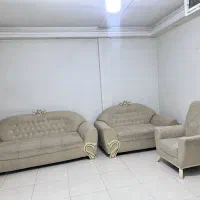 مبل۶ نفره ب همراه روکش و میز عسلی