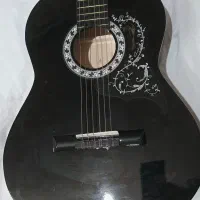 گیتار با لوازم جانبی