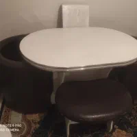 میز نهارخوری کار کرده