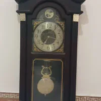 ساعت دیواری و تابلو