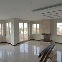 آپارتمان تک واحدی ۱۳۶ متری کلید نخورده تک برگ سند