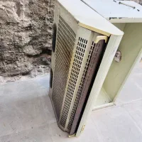 هود نیاز به تعمیر و تعدادی درب فلزی کابینت و mdf