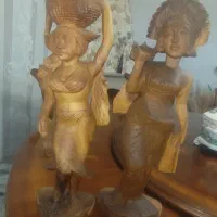 جفت مجسمه چوبی
