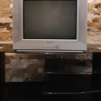 تلویزیون و میز تلویزیون