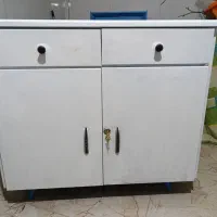 کابینت فلزی. کمد فلزی کوچک . جعبه فلزی