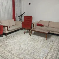 مبلمان راحتی ، همراه با پشتی متحرک