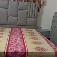 تخت و تشک کاملا سالم
