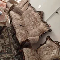 مبل ۹ نفره در حد نو همراه با میز عسلی