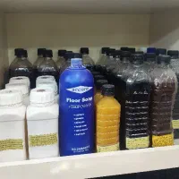 مایع واکس کفش