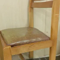 صندلی چوبی