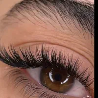 کاشت و اکستنشن مژه