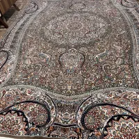 دوعدد فرش ماشینی در حد نو