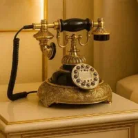 تلفن ومیز تلفن برنزی