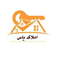 خونه با پارکینگ سرپوشیده و حیاط بزرگ