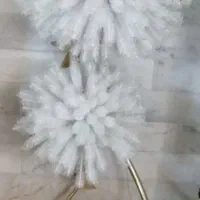 آباژور و گلهای مصنوعی