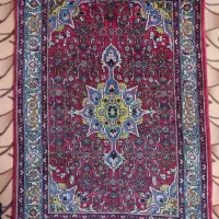 دو تا فرش دست بافت