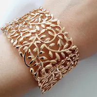 دستبند کشی تکی طرح برگ طلایی زیبا و خاص