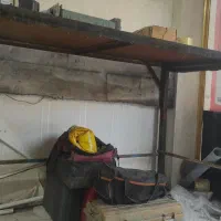 میز کار آهنی