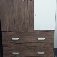 کمد در حد نو ومیز تلوزیون شیشه ای
