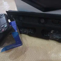 پلی استیشن اسلیم ps4 و دو دسته و خنک کننده و شارژر|کنسول، بازی ویدئویی و آنلاین|چمستان, |دیوار