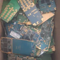 تعداد زیادی برد اوراقی موبایل و گوشی قدیمی