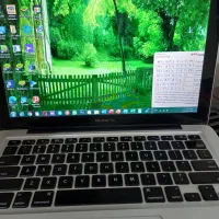 مک بوک پرو در حد نو سالم روشن ....