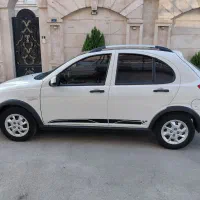 کوئیک r مدل ۱۴۰۴ سفید مشکی