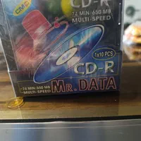 تعدادی سی دی  و فلاپی با قاب وکابل برق    وفن|قطعات و لوازم جانبی رایانه|ملایر, |دیوار