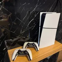 PS5 اسلیم دو دسته در حد نو