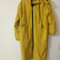 بارانی زرد تمیز در حد نو