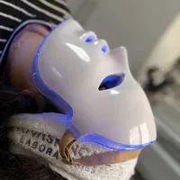 فیشال تخصصی پوست در کلینیک زیبایی فقط و فقط 499/00
