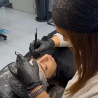 مدل میکرو ابرو برای تکمیل آلبوم کاری