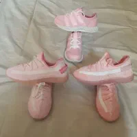 تعدادی کفش ( نو )|کیف، کفش، کمربند|تالش, هشتپر|دیوار