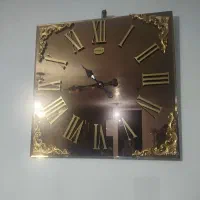 ساعت و آینه