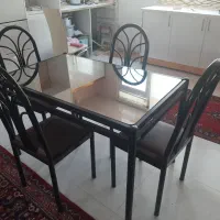میز ناهارخوری ۴ نفره در حد نو