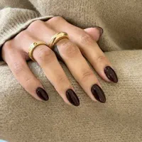 آموزش کاشت ناخن وخدمات