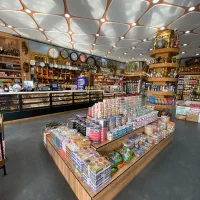 استخدام فروشنده خانم و آقا