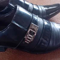 کفش چرمی.|کیف، کفش، کمربند|گمیشان, |دیوار