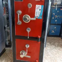 صندوق تک درب دو درب و رمز دار