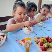 مربی شیرخوار و مادریار مهد