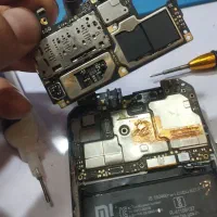 تعمیرات تخصصی آیفون موبایل و لب تاپ