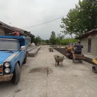 کارگر ساده و راننده سنگ بلوک زنی