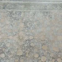 فرش 9متری 1200شانه طاووس زمینه کرم طوسی