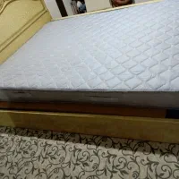 تخت خواب شسته تمیز فقط سرهم نشده
